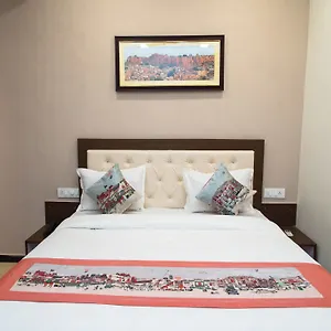 https://oyo-11523-crown-club.udaipurhotels.org